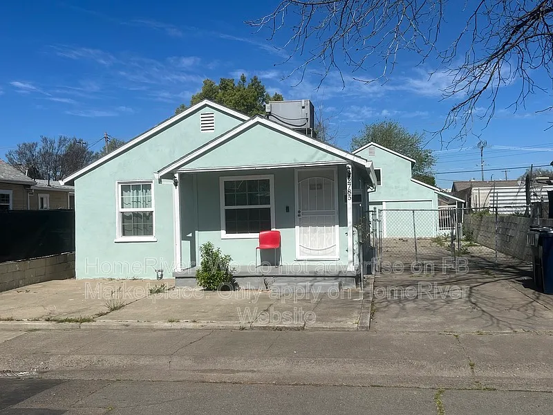 2785 32nd Ave photo 1