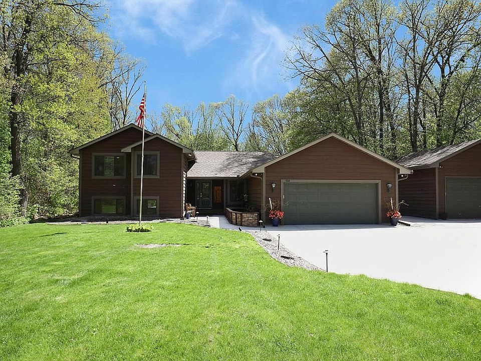 1st image of 938 Lois Ln