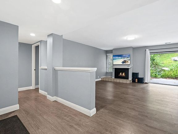 3rd image of 2776 Pine Creek Cir