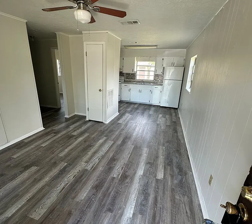 108 Anita Dr
