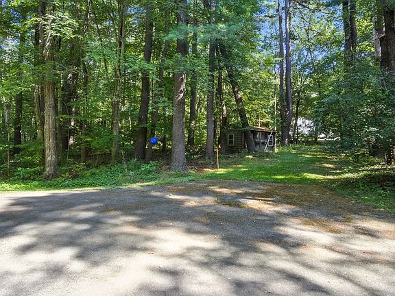 2nd image of 27 Pleasant St