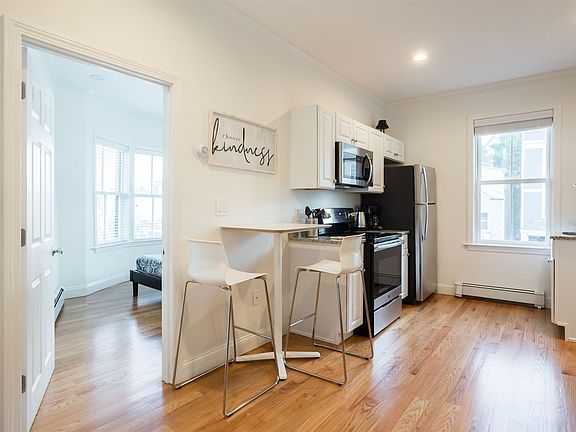 598 East Broadway #2 Boston - South Boston Shared Unit Photo