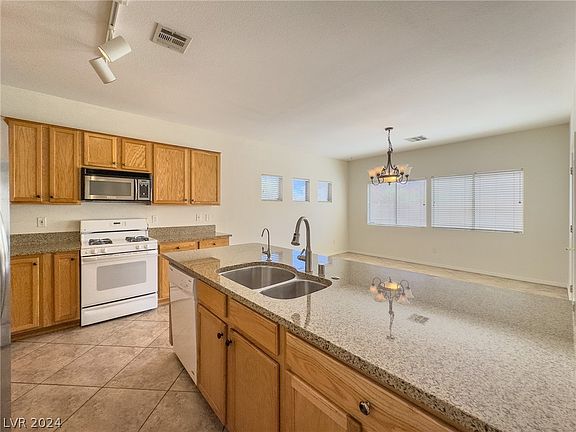 5th image of 72 Cabana Blanca St