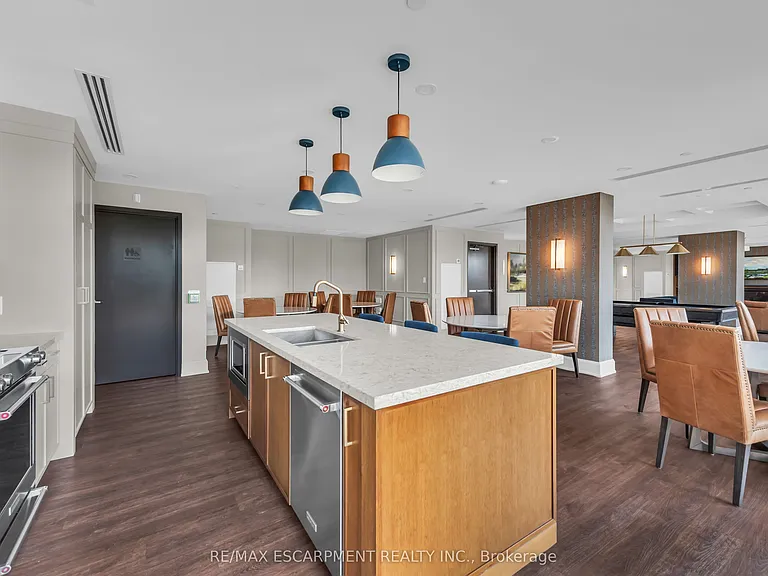460 Dundas St E #522 — Photo 45