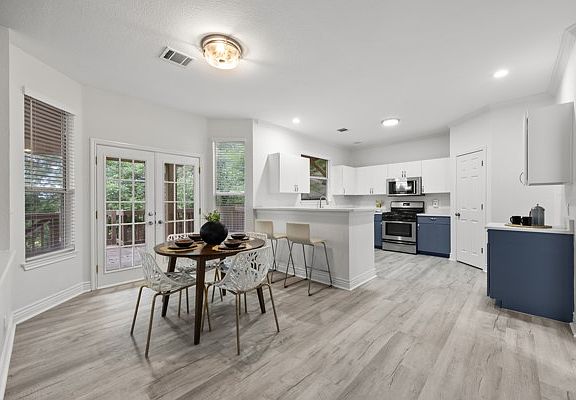 3rd image of 3917 Canyon Glen Cir SE