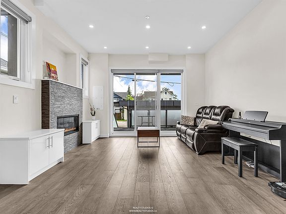 2nd image of 409 W Keith Rd