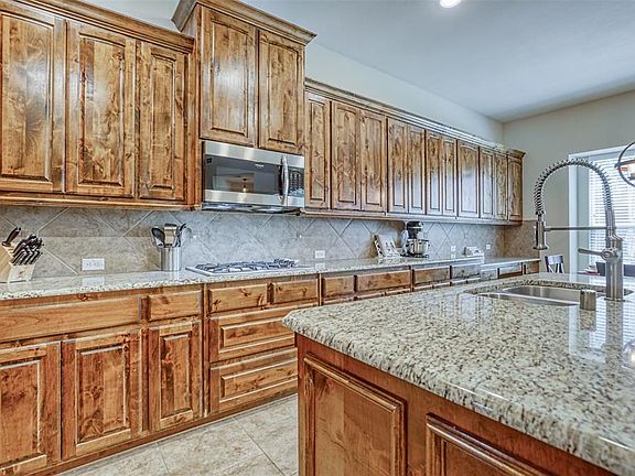2nd image of 1710 Greenwood Ct