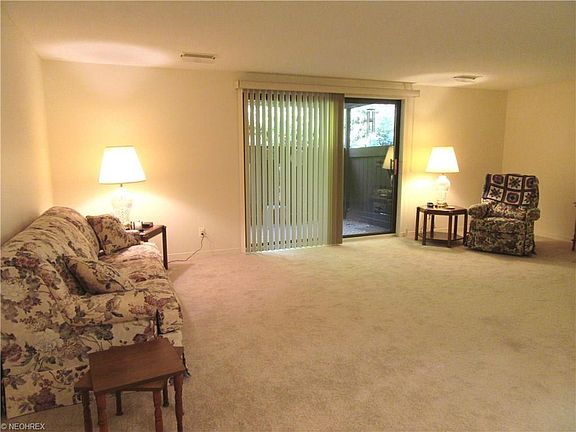 3rd image of 6870 Carriage Hill Dr APT 18