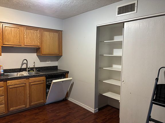 4th image of 2151 N Meridian Rd Unit 31