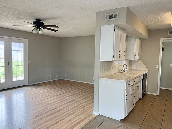 5th image of 350 Scott Dr