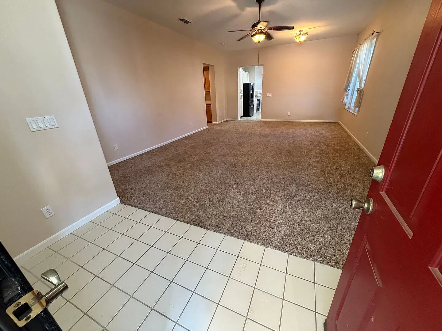 Spacious 4-Bedroom Home in Desirable Tracy Neighborhood! — Photo 2