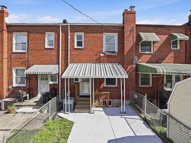 738 Yale Ave — Photo 5