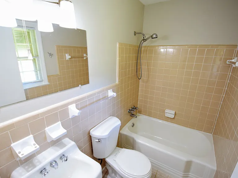 1509 Paisley Ave — Photo 3