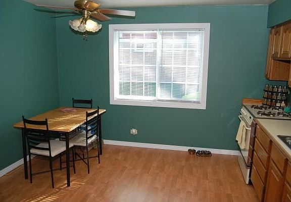 4th image of 7825 W 102nd St