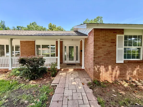 204 Nandina Rd, Gulf Breeze, FL 32561