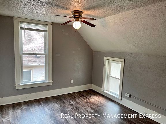 4th image of 425-427 S Prairie Ave #425