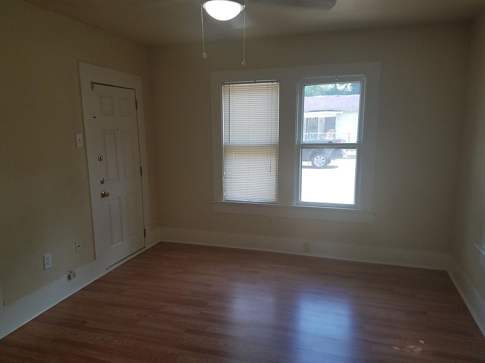 1st image of 211 Hawthorne