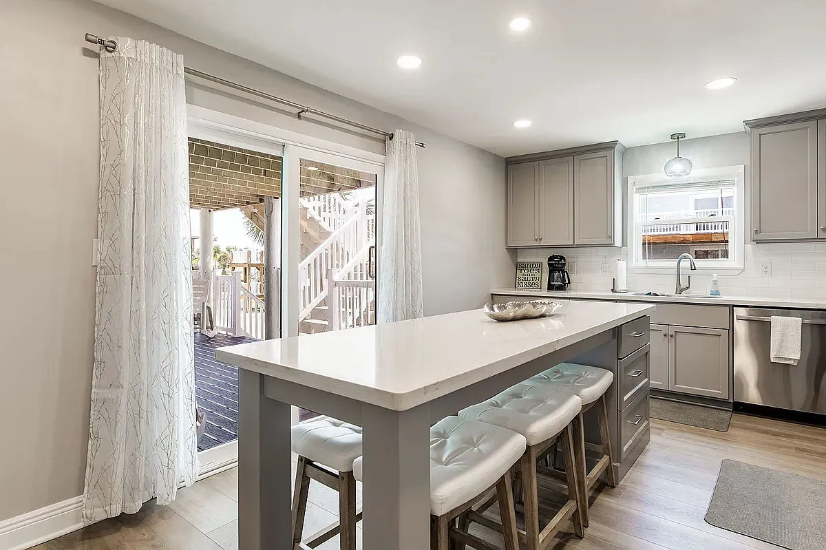 2 bed, 2.5 bath, 1450 sqft, $3,500 — Photo 3