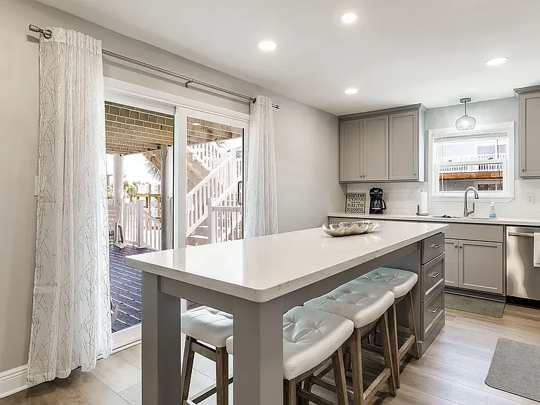 1100 Fort Pickens Rd #C1 — Photo 3