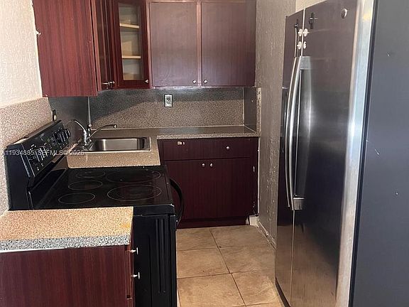 5th image of 16531 NW 18th Ct