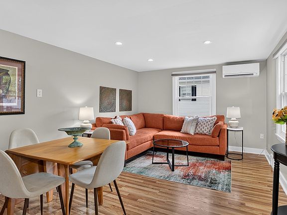 4th image of 221 Fountain St