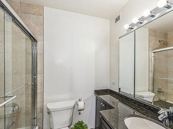 5th image of 1960 N Lincoln Park W APT 805