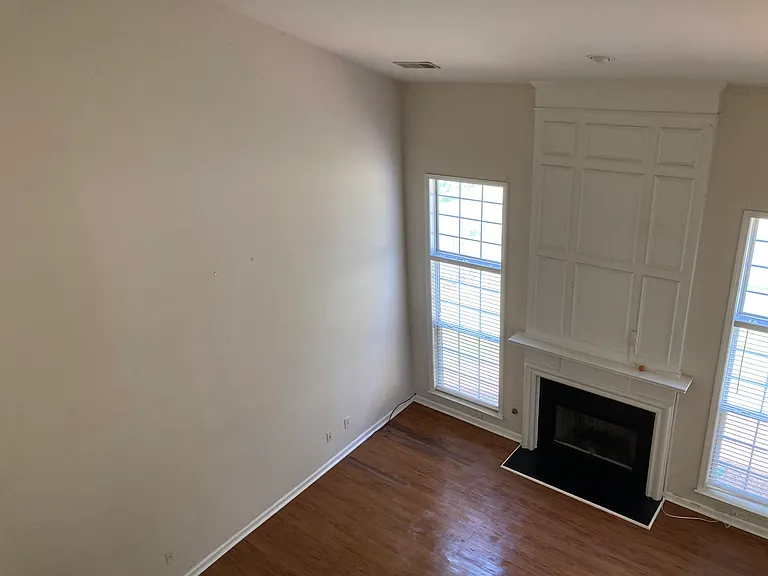 702 Wamock Dr — Photo 6