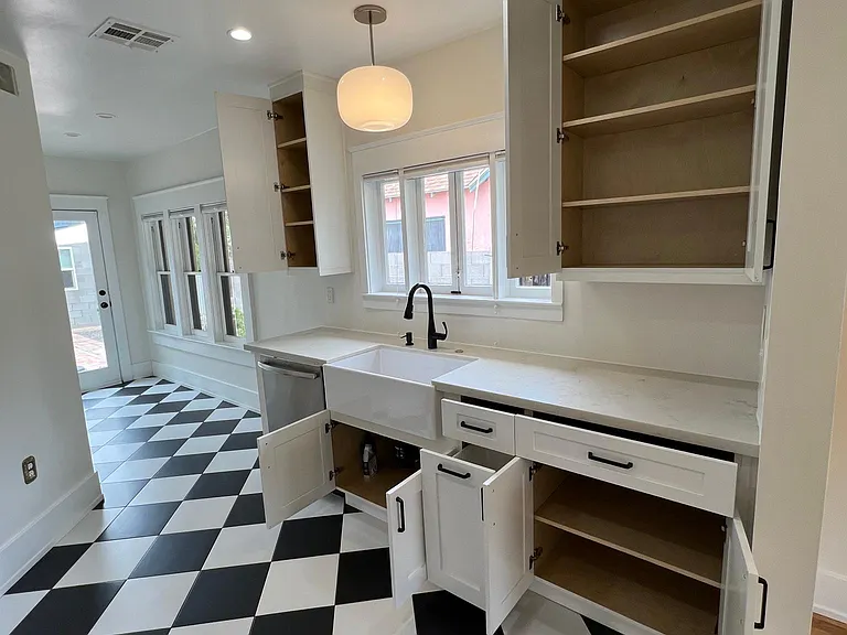1130 E Palm Ln — Photo 14