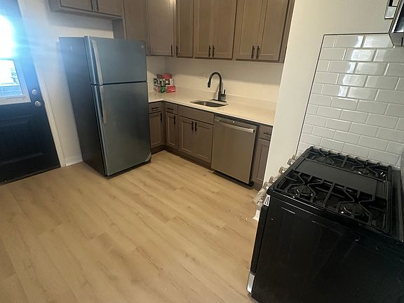 2nd image of 1427 121st St Unit 1