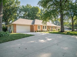 2918 W 95th St, Leawood, KS 66206