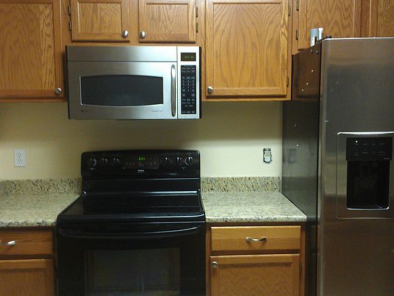 3rd image of 9808 Lake Pointe Ct APT 303