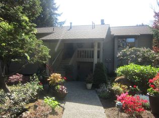1102 Bellefield Park Ln, Bellevue, WA 98004