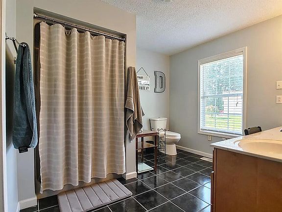 2nd image of 105 Wells Ln