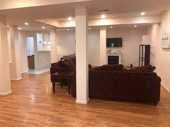 2nd image of 905 Royal Elm Ct #Basement