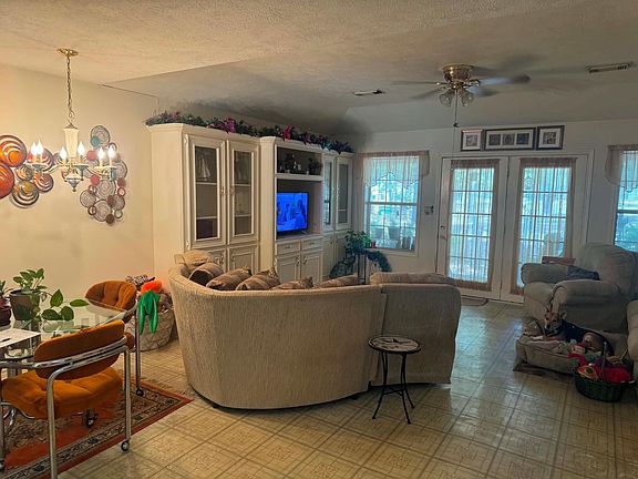 4th image of 267 Broadmoor Dr