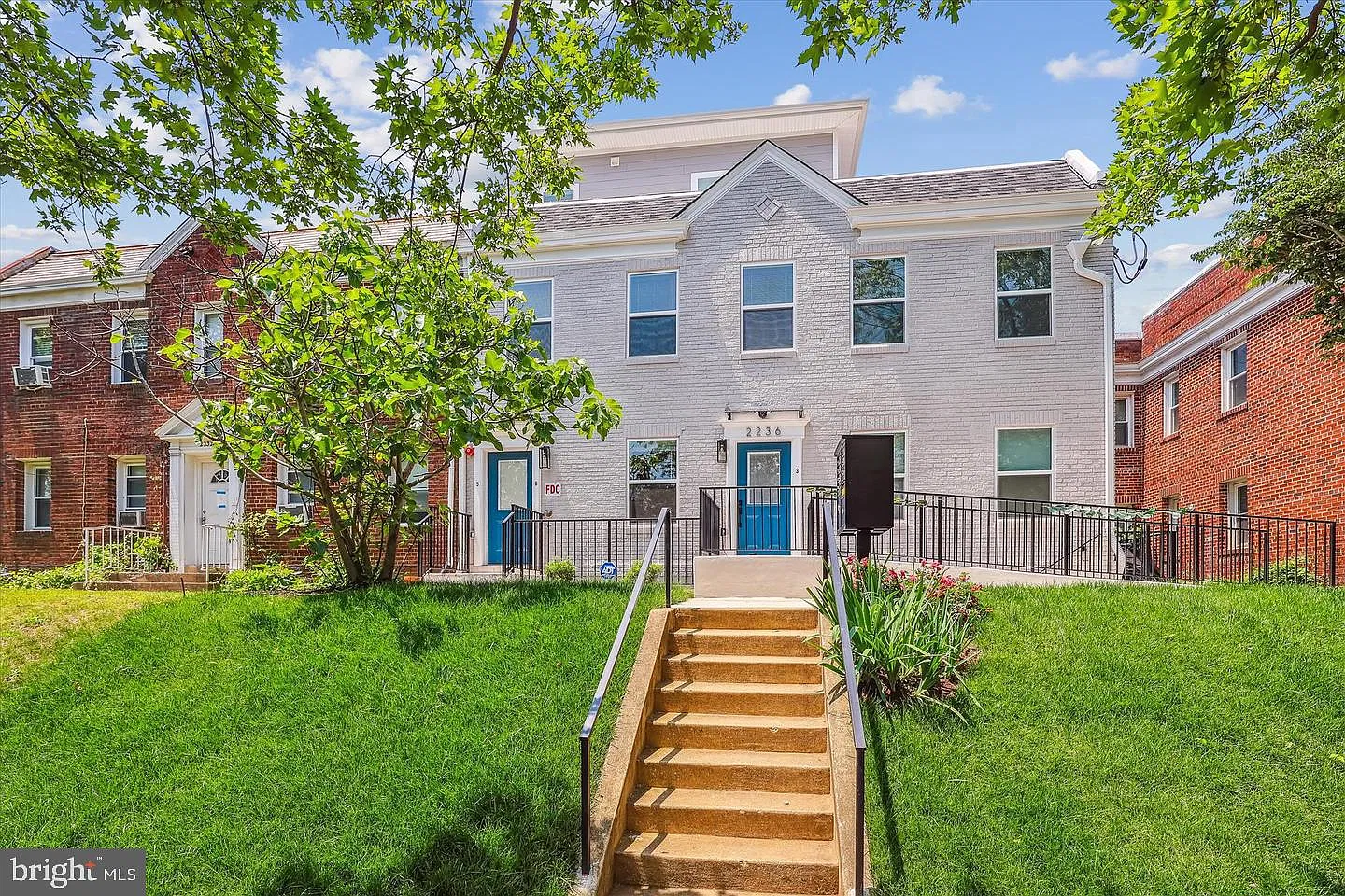 2 bed, 1.0 bath, 770 sqft, $2,850 — Photo 3