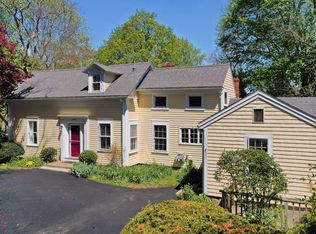 1295 County Rd, Cataumet, MA 02534