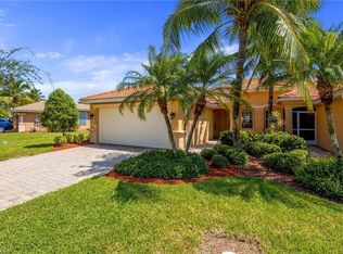 14374 Manchester Dr, Naples, FL 34114