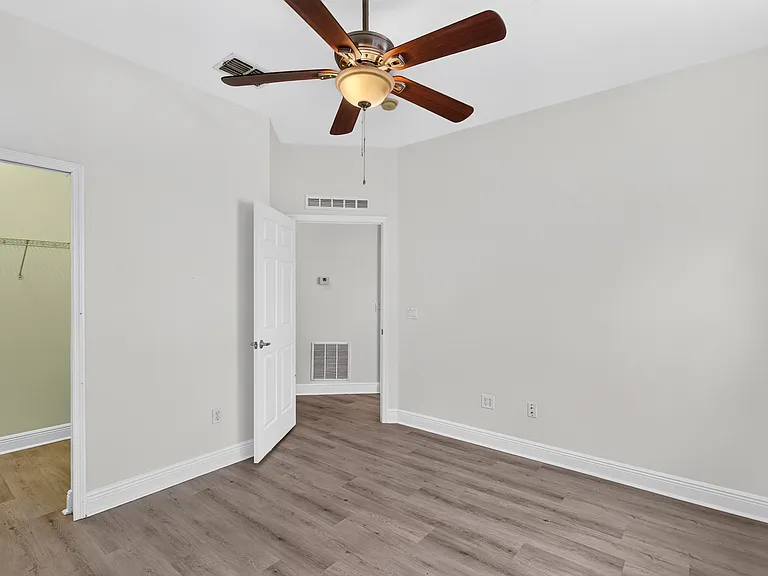 166 Sedona Cir — Photo 34