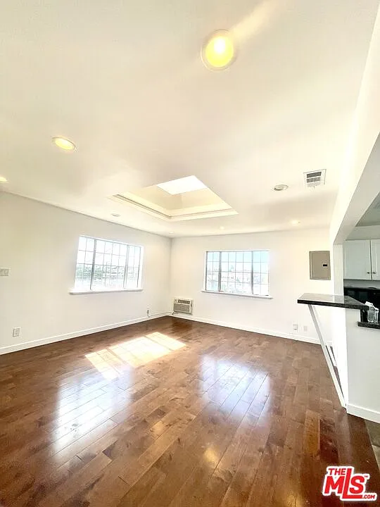 Building Photo - 5761 Alviso Ave #3