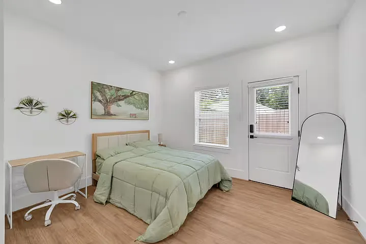 3415 Yellowstone Blvd #5