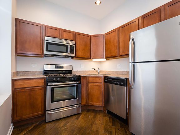 4th image of 2752 W Le Moyne St #3C