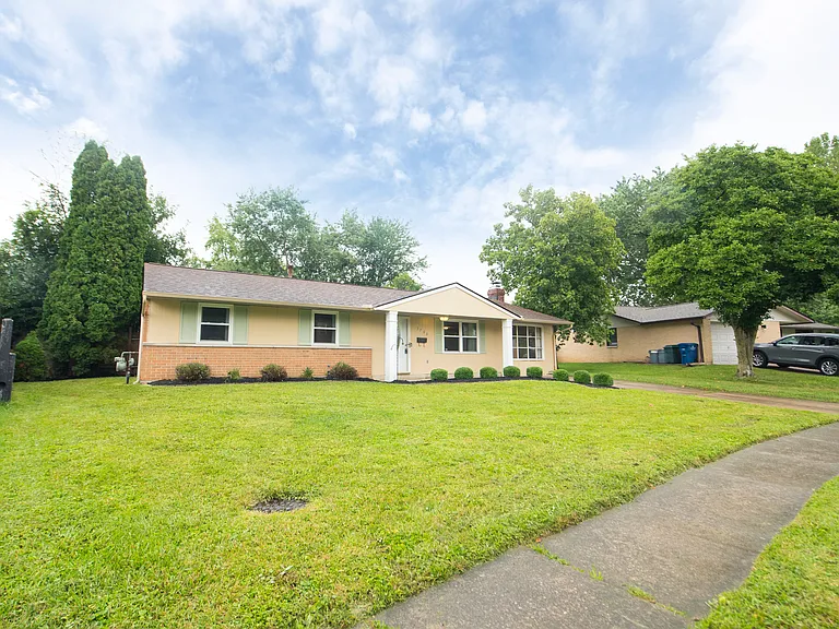 3700 Caracas Dr — Photo 4