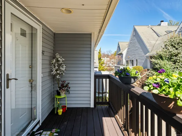 67 Wilton Crest #67, Wilton, CT 06897