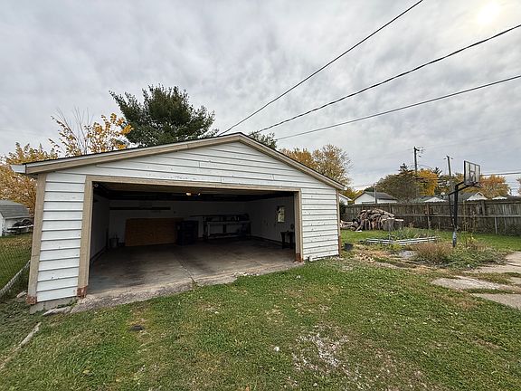 4th image of 519 Carol Dr