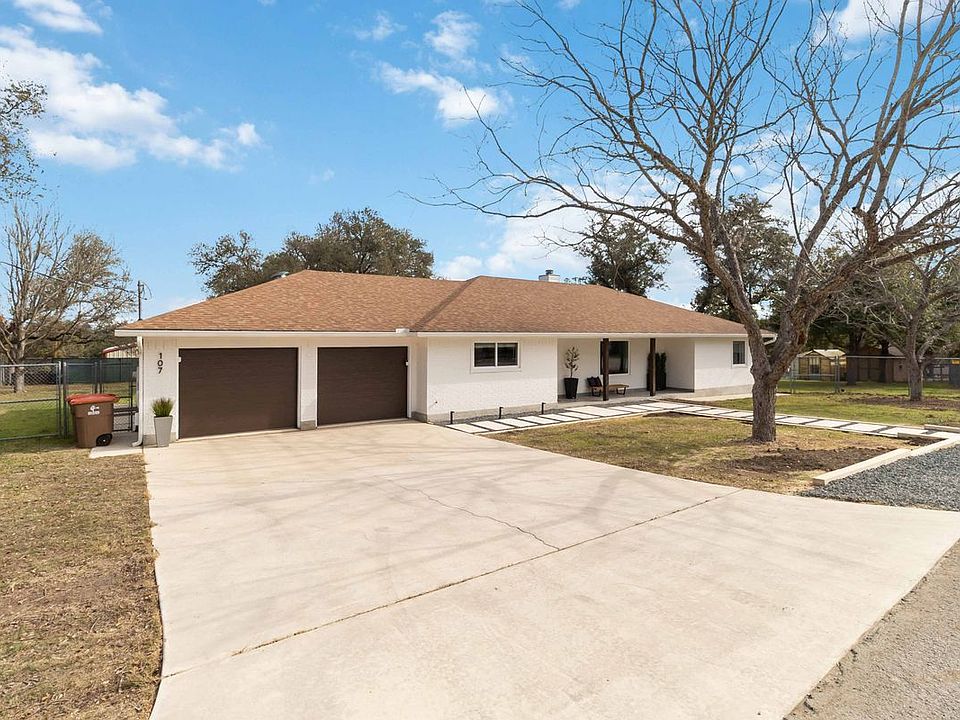 1st image of 107 Oak Crst