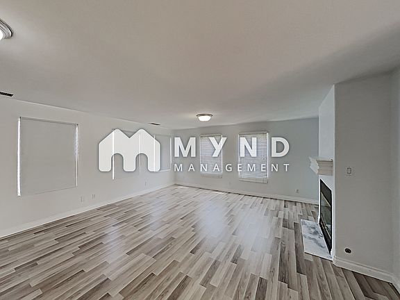 5th image of 3345 Oleander Ave