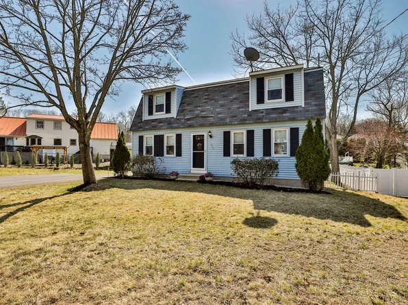 445 Blevens Drive, Manchester, NH 03104