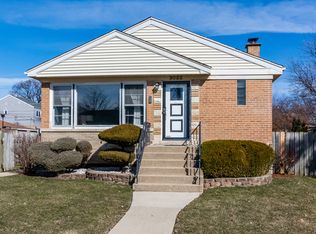 9032 Monroe Ave, Brookfield, IL 60513
