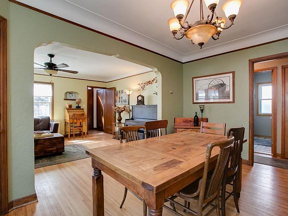 4th image of 1076 Smith Ave S